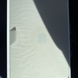 Mac BookAir 13in M2 Starlight