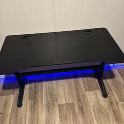 Black Desk 