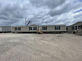 Mobile Home For Sale <> 5 Beds x 2 Baths <> Financing Yes <> Español 