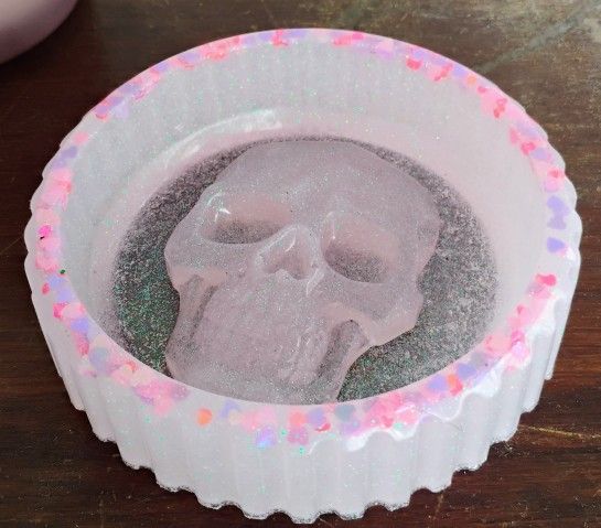 Resin Skull Ashtray