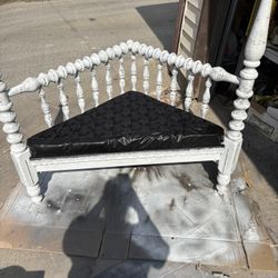 Corner Bench 