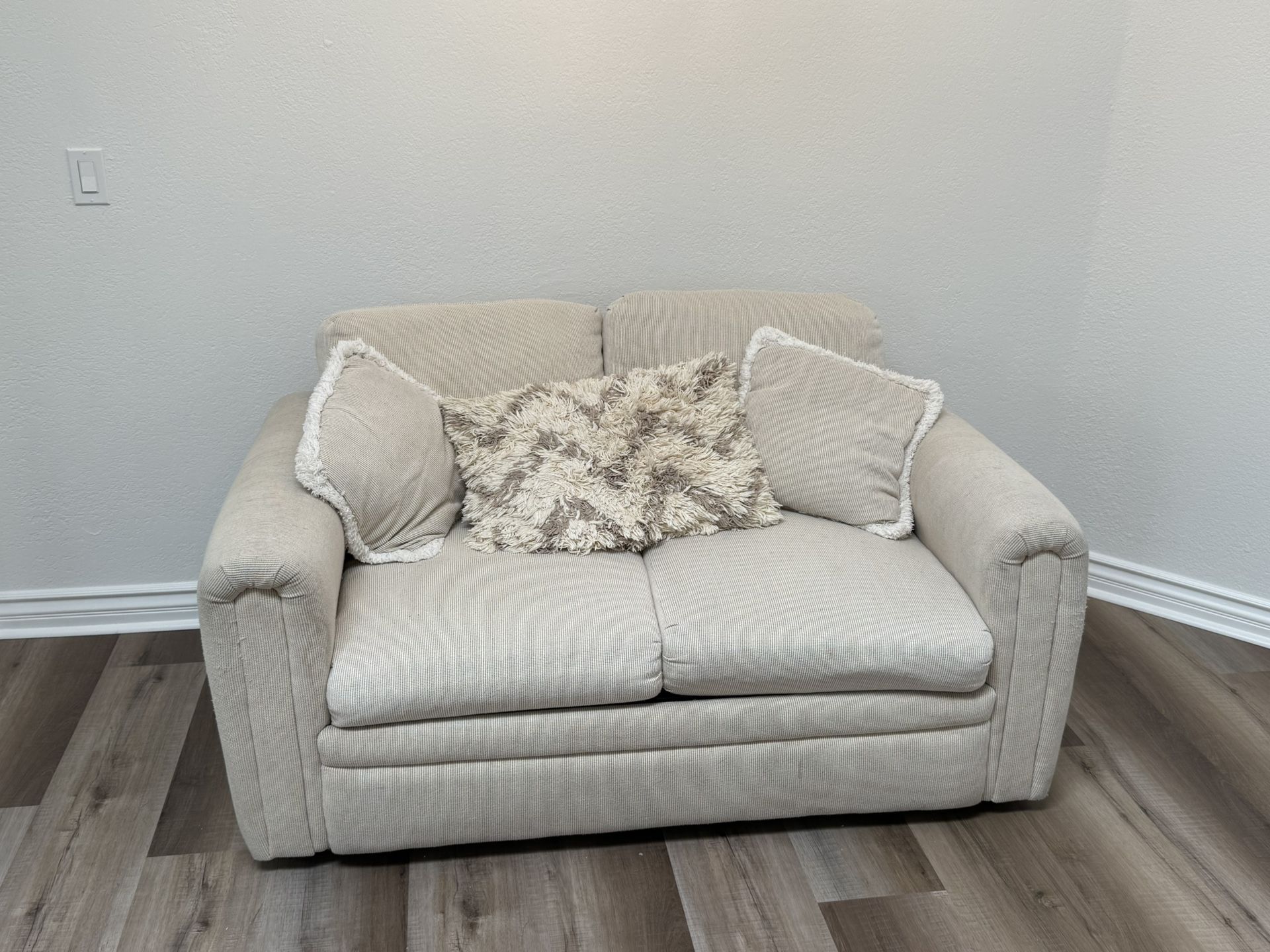 Used Sofa Bed In Excellent Condition. 