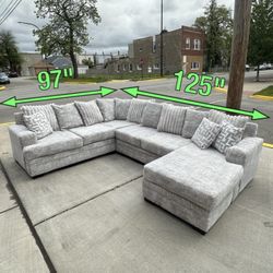 3 Piece Gray Sectional W/ RAF Chaise 