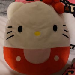 Hello Kitty Squishmallow