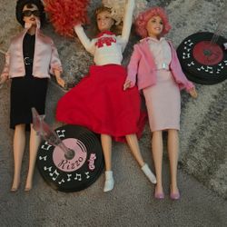 40 Barbie Dolls Elvis , Selina , Lucy Ect Ect