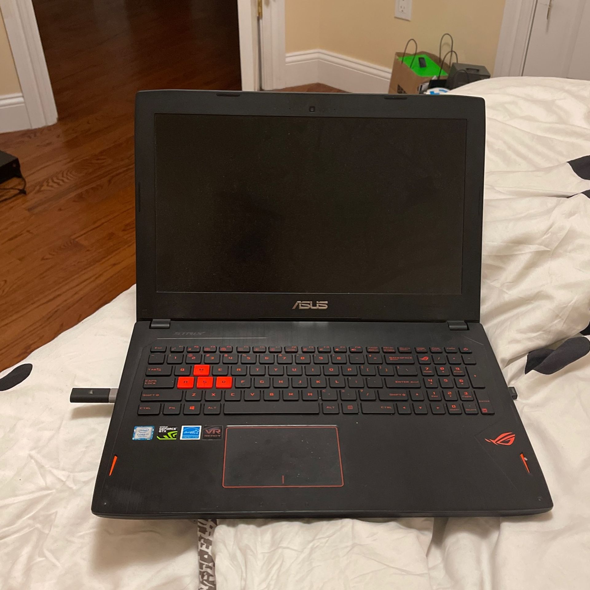 Asus ROG Strix—16gb Ram—1TB SSD—NVIDIA 1060