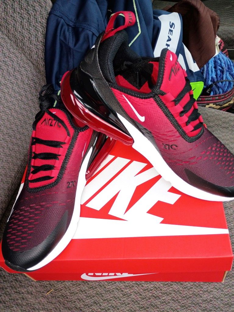 Nike 270