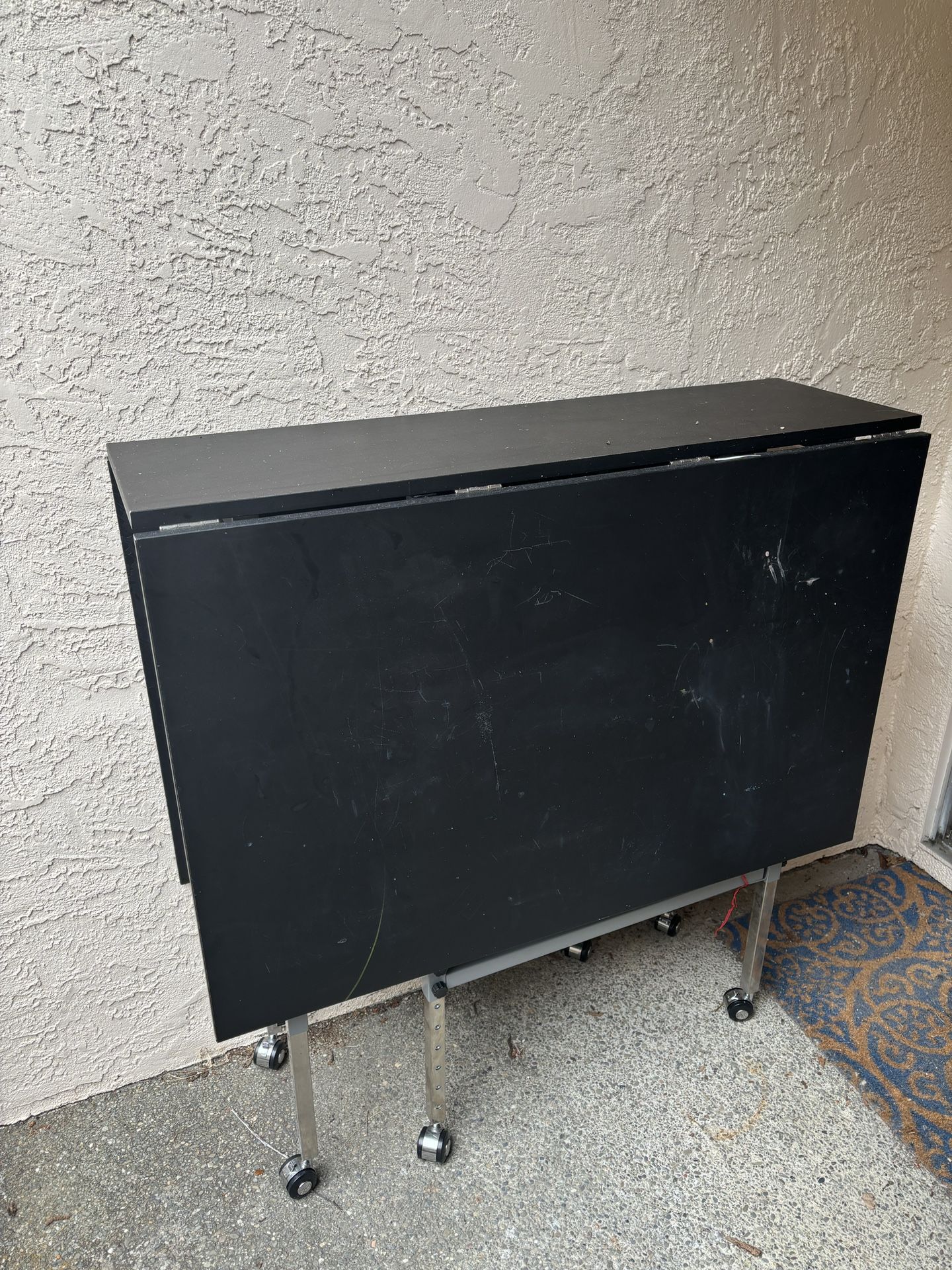 Adjustable Arts and Craft Table