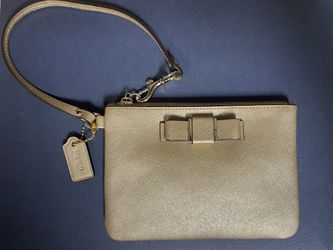Coach Darcy Bow Small Leather Wristlet