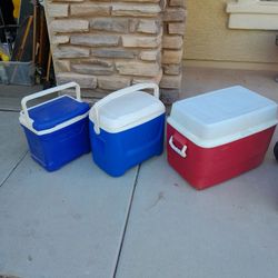 3 Different Ice Chest Coolers IGLOO Rubbermaid $12-$20 Each 