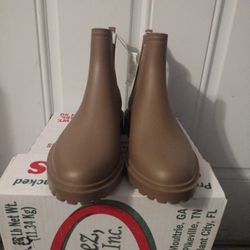 Unisex Old Navy Chelsea Boots Size 8 Nwt