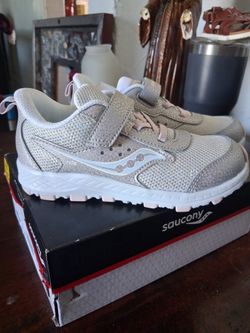Suacony SIZE 11 FOR LIL GIRLS