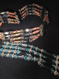 Magnetic bracelet or necklace