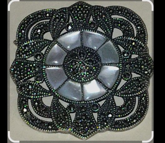 Vintage Mother Of Pearl Inlay Brooch