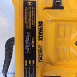 DeWalt Charger