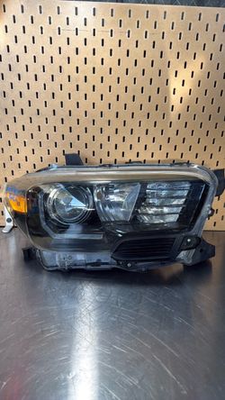 2016-2022 TOYOTA TACOMA PASSENGER SIDE HEADLIGHT 🚘