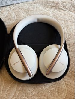 Bose 700 noise canceling headphones