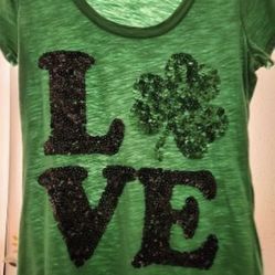 St. Patricks Sequin L☘️VE Shirt *Vintage*