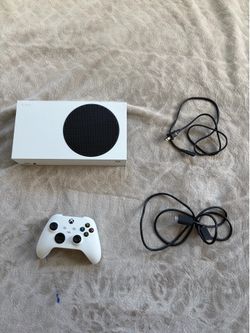 XBOX Series S 312gb great condition and includes all original accessories