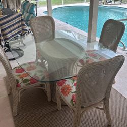 table and 4 chairs