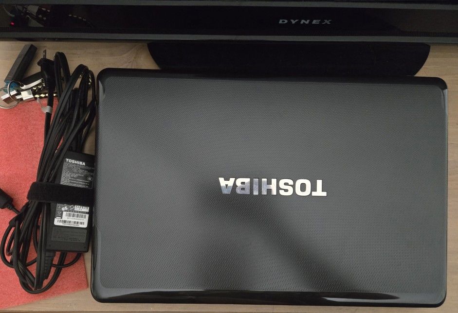Laptop Toshiba / OPEN TO TRADE