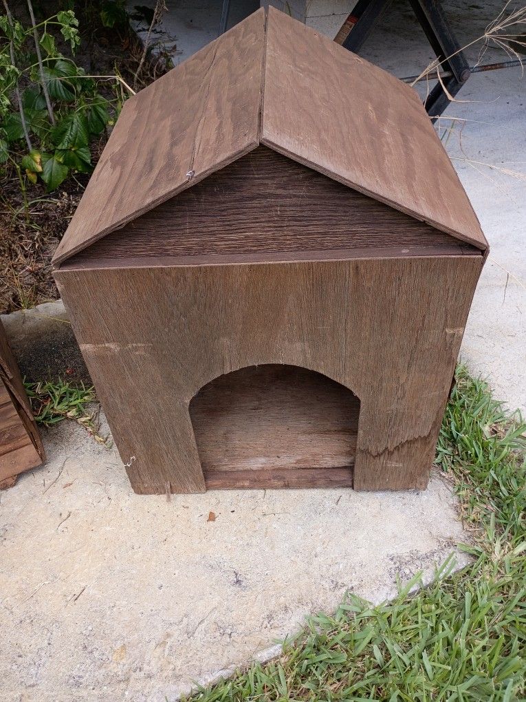 Dog/Cat House