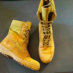 UNK Combat Boots Size 9