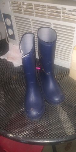 Size 12 boys rainboots