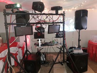 DJ. REPOSTERÍA.