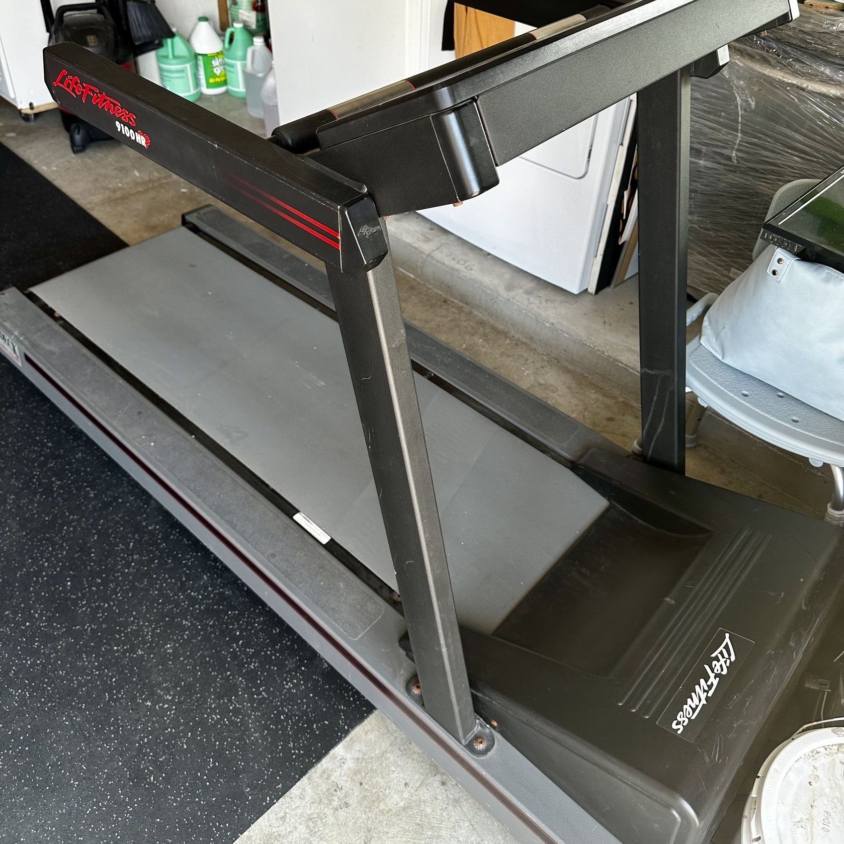 Life Fitness 9100HR Treadmill for Sale in Redlands CA OfferUp