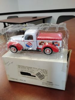Vintage Pepsi Cola Diecast Truck 1:24 Scale New Condition