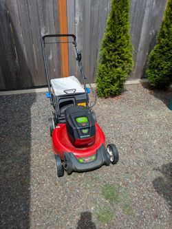 Toro Flex Force 60v battery mower 2 years old