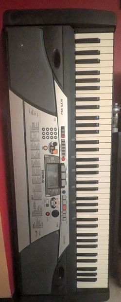 Yamaha PSR-GX76 electronic keyboard
