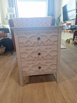 Light blue 3-Drawer Nightstand with Geometric Detail