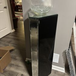 Glass Vase on Mirrored Pedestal
