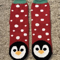 Women’s One Size Red/Green w/ Dots Comfy/Cozy Penguin Winter Holiday Crew Socks