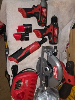 MILWAUKEE TOOLS