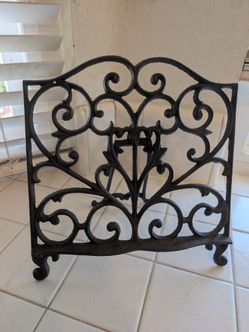Cast Iron Decorative cookbook easel