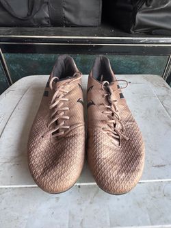 Soccer cleats