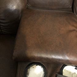  Brown  Leather Couch  Set With 4 Recliner And Storage For 500$ Needs To By This Monday . 