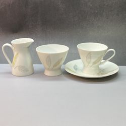 Lot of (6) Pieces Rosenthal Form coffee set designed by Raymond Loewy and Richard Latham in 1954 for Rosenthal. The pattern, also known as "Colored Le