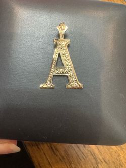 10K gold initial pendant letter A
