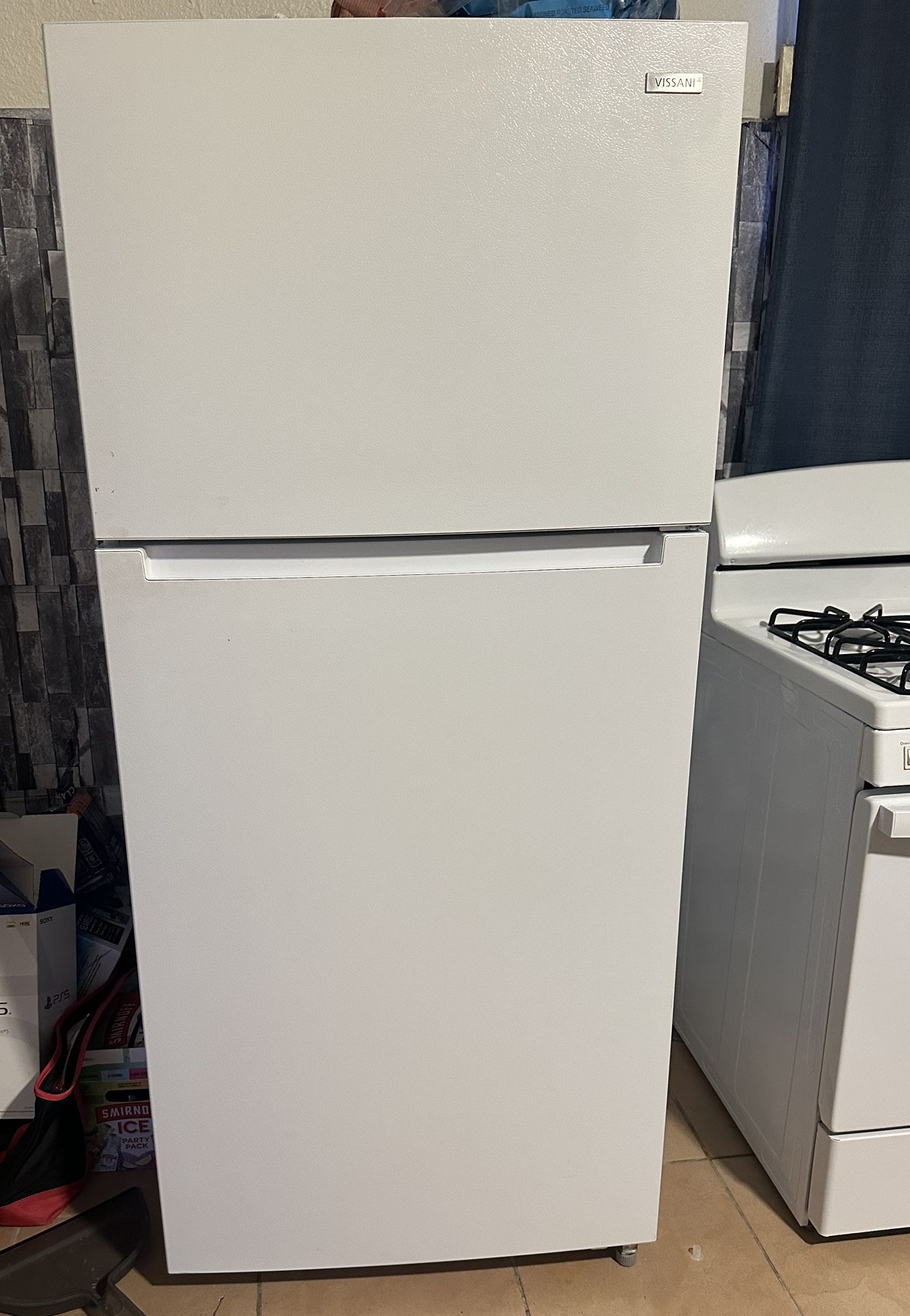 Refrigerator 