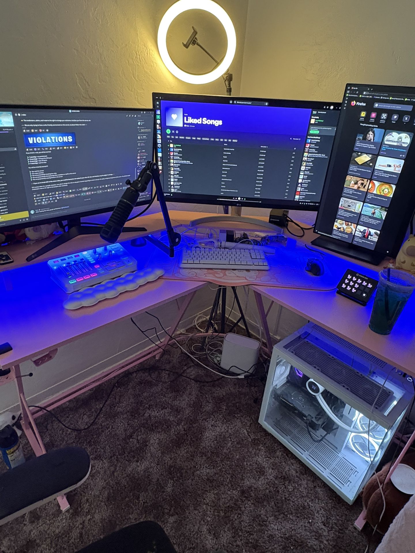 Streaming Pink/White PC Setup