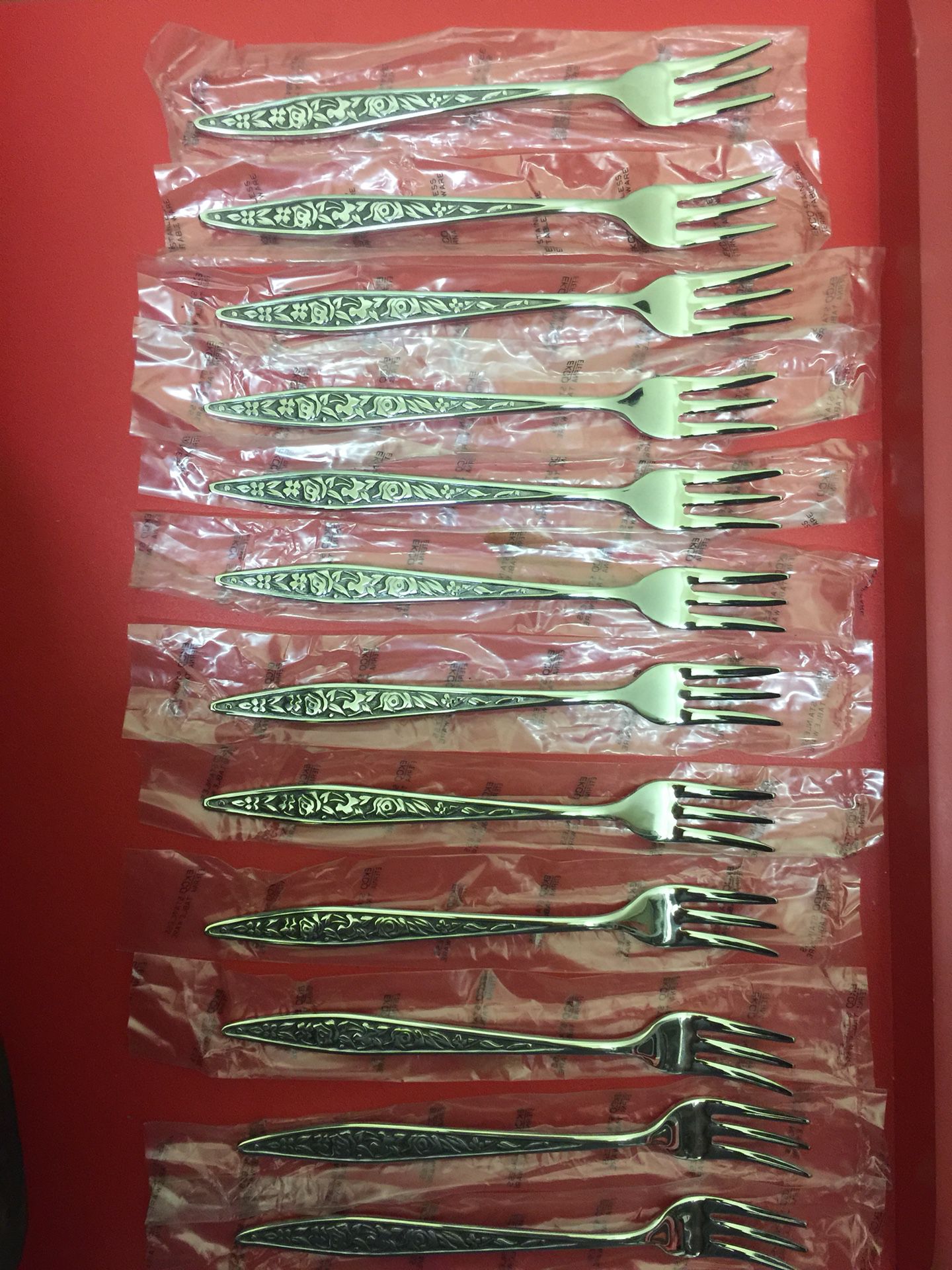 12oyster/desert forks made in Japan ecko eterna Santiago pattern
