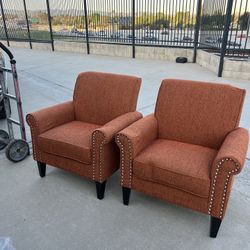 Accent Chairs 