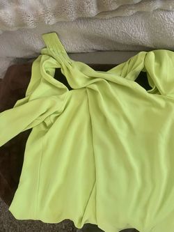 womens shirts size M/ Shoe size 7