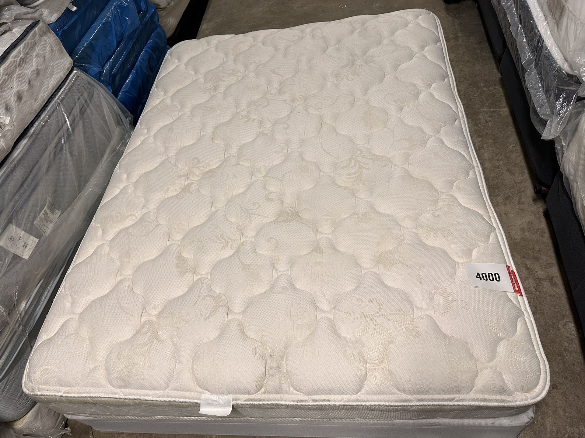 Queen size mattress, and boxspring for Sale in Jacksonville, FL OfferUp