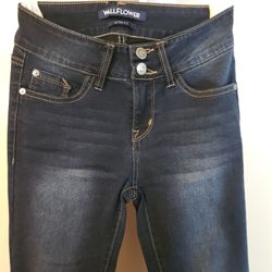 ♡NWOT♡《WALLFLOWER ULTRA FIT SKINNY JEANS》SIZE 1