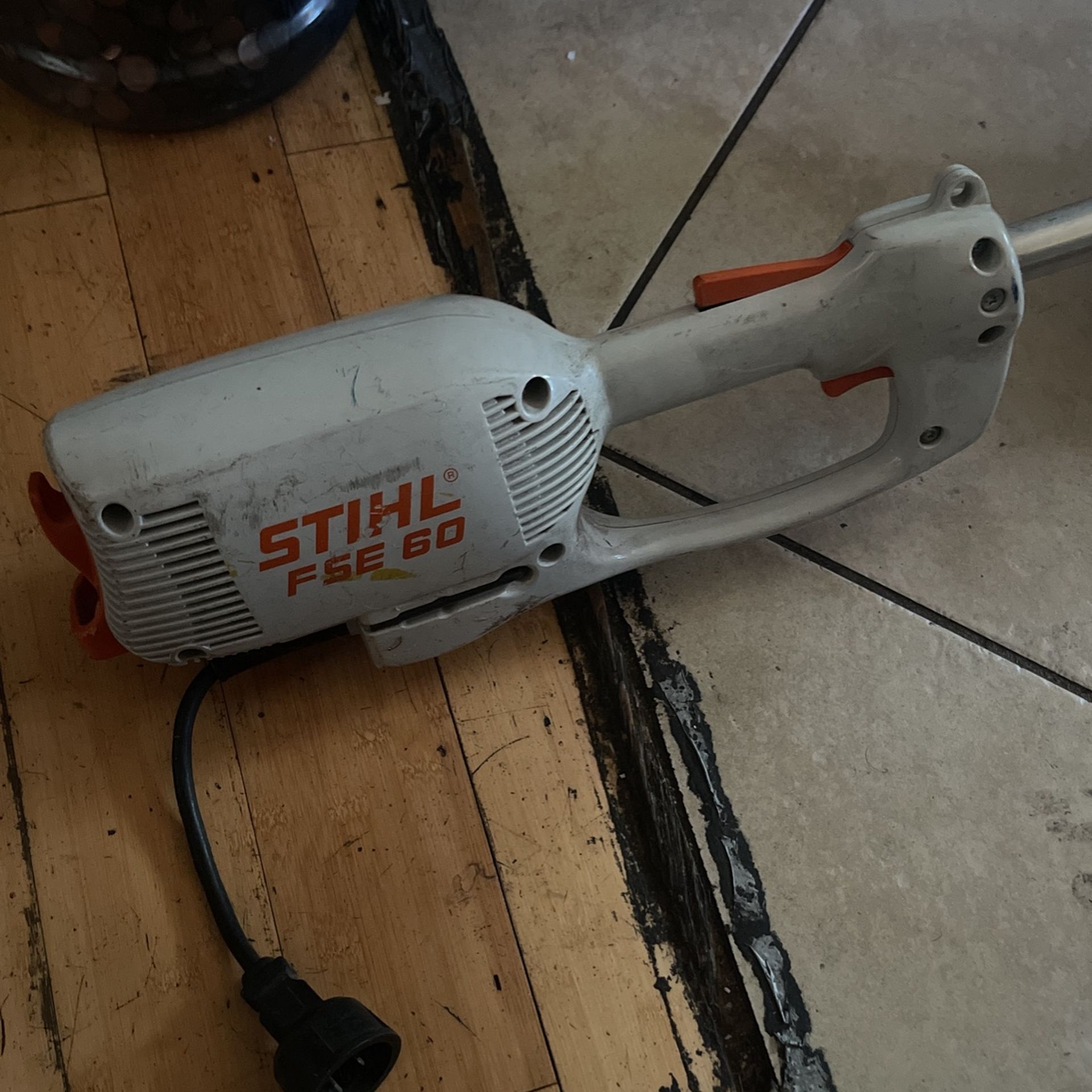 STHL FSE 60 machine
